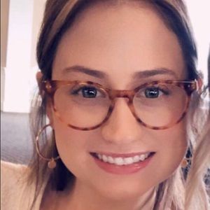 Meet your Posher, Kendra